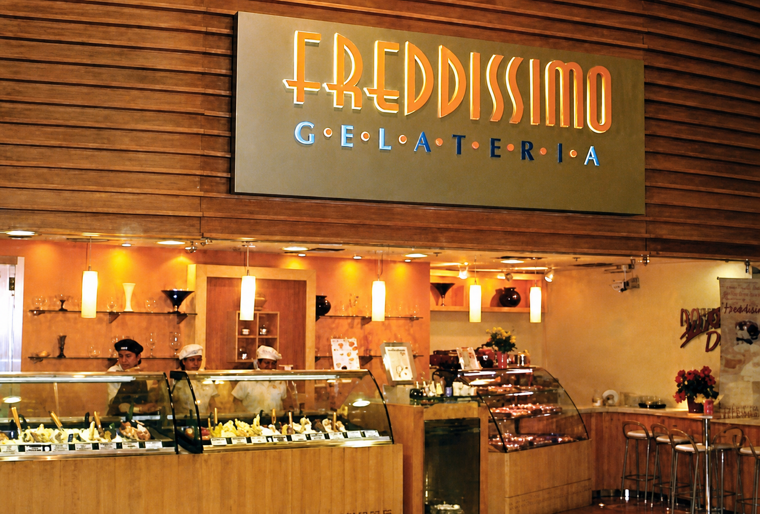 Loja histórica Freddíssimo Gelateria com a marca em destaque