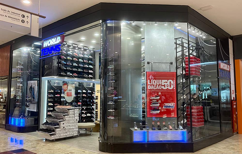 Real World Tennis storefront at Grand Plaza Shopping in Santo André